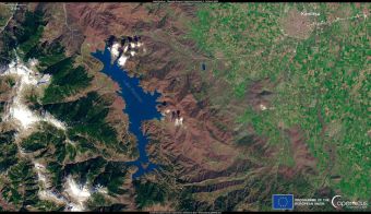 Η λίμνη Πλαστήρα όπως φαίνεται σε δορυφορική φωτογραφία - Ανησυχία για την χαμηλή στάθμη της