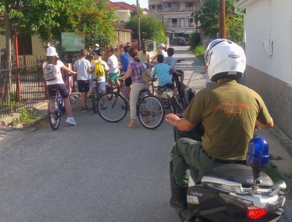 Παιδικές Βιβλιοθήκες του Δ.Ο.Π.Α.Κ. Δήμου Καρδίτσας: «Ο γύρος του κόσμου μ’ ένα ποδήλατο - Παγκόσμια Ημέρα Ποδηλάτου»