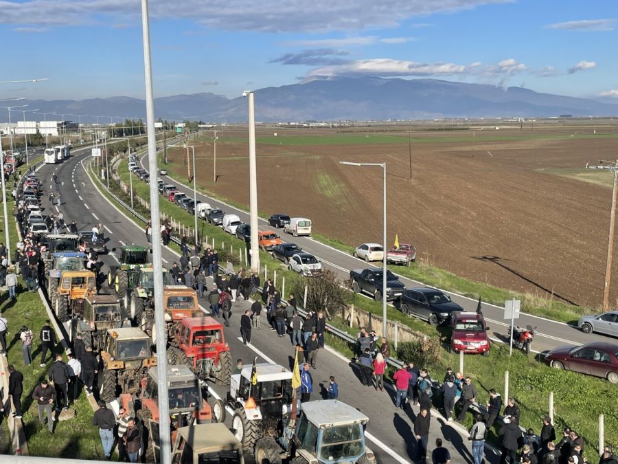 Κινητοποιήσεις αγροτών: Σήμερα, Δευτέρα (22/12) θα κλείσουν τις σήραγγες των Τεμπών, την Τρίτη θα ανοίξουν τους δρόμους για Ι.Χ.