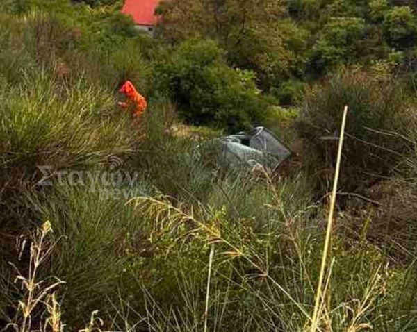Καλαμπάκα: Απεγκλωβισμός ατόμου μετά από πτώση αυτοκινήτου σε χαράδρα 100 μέτρων στην Μεγάλη Κερασιά
