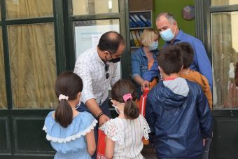 Σχολικά είδη για μαθητές από το Κοινωνικό Παντοπωλείο του Δήμου Καρδίτσας