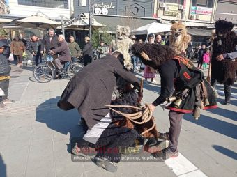 Περιόδευσαν στην Καρδίτσα τα Ρουγκάτσια της Αγίας Τριάδας (+Φωτο +Βίντεο)