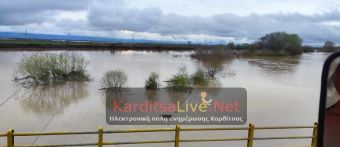 Μηχανήματα προχώρησαν σε εκτεταμένες παρεμβάσεις σε προβληματικά αναχώματα στη Δ.Ε. Παμίσου