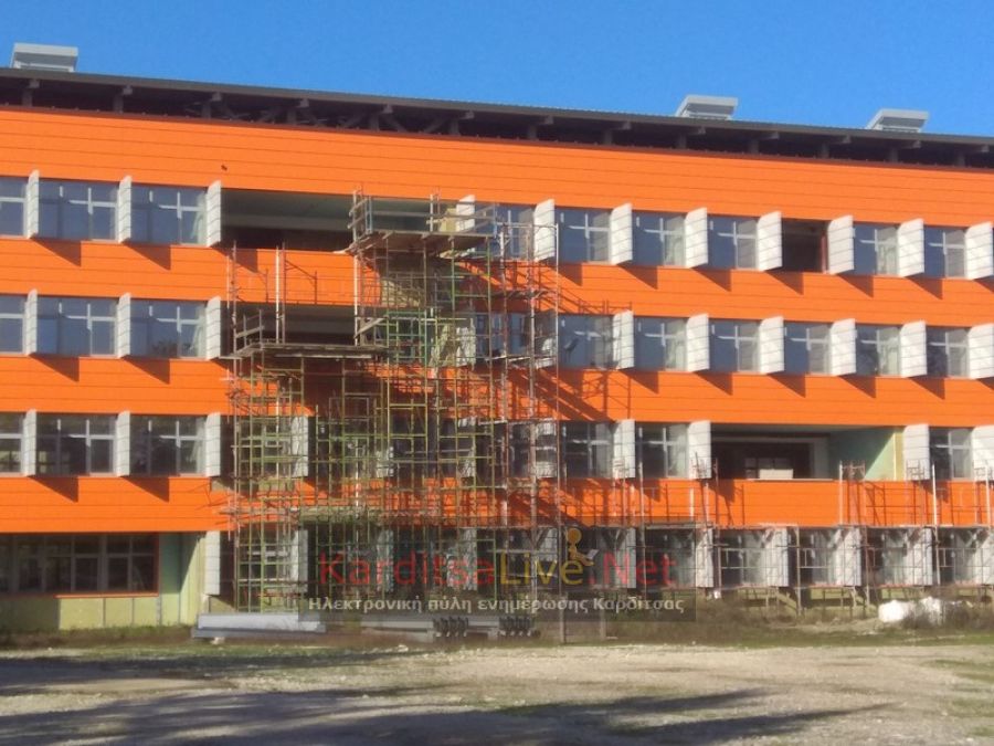Καταγραφή ζημιών στο Διοικητήριο Καρδίτσας για να προχωρήσει η ανέγερσή του