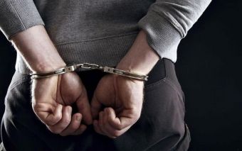 Σύλληψη άνδρα στους Σοφάδες για διοργάνωση συνάθροισης σε κατάστημα
