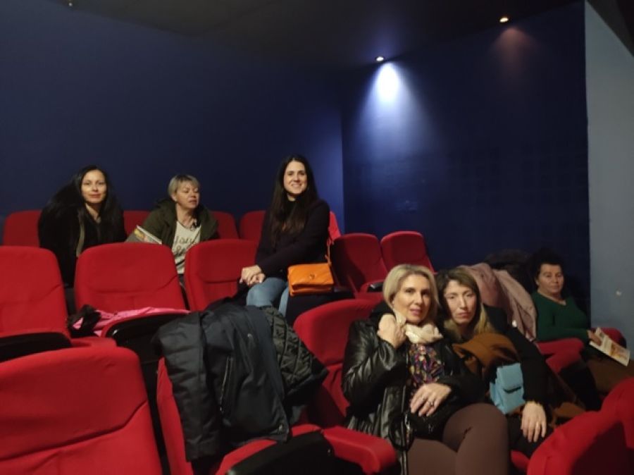Eκπαιδευόμενοι και Εκπαιδευτικοί του Σχολείου Δεύτερης Ευκαιρίας (ΣΔΕ) Καρδίτσας παρακολούθησαν τη Θεατρική Παράσταση «Black Birthday»