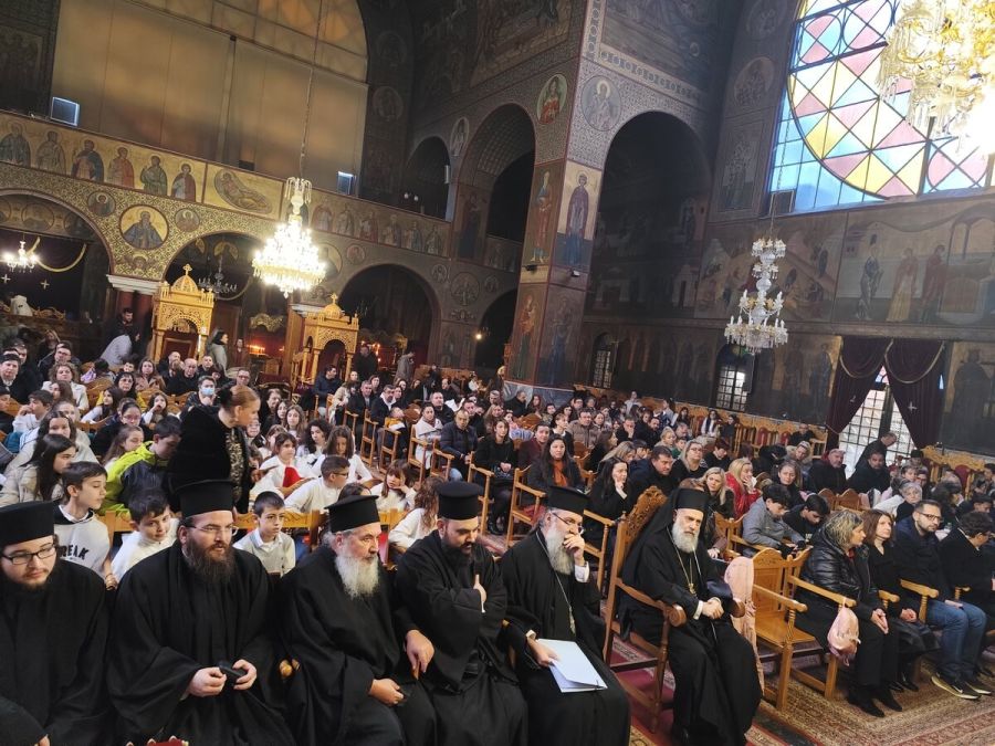 Ιερά Μητρόπολη: Χριστούγεννα καρδιάς και πίστεως στη χριστουγεννιάτικη γιορτή των Κατηχητικών