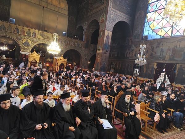 Ιερά Μητρόπολη: Χριστούγεννα καρδιάς και πίστεως στη χριστουγεννιάτικη γιορτή των Κατηχητικών
