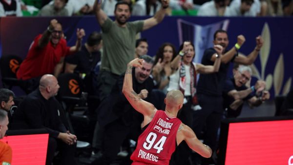 Νίκησε τη Ρεάλ στο ΟΑΚΑ και ...έραψε το 4ο αστέρι ο Ολυμπιακός!