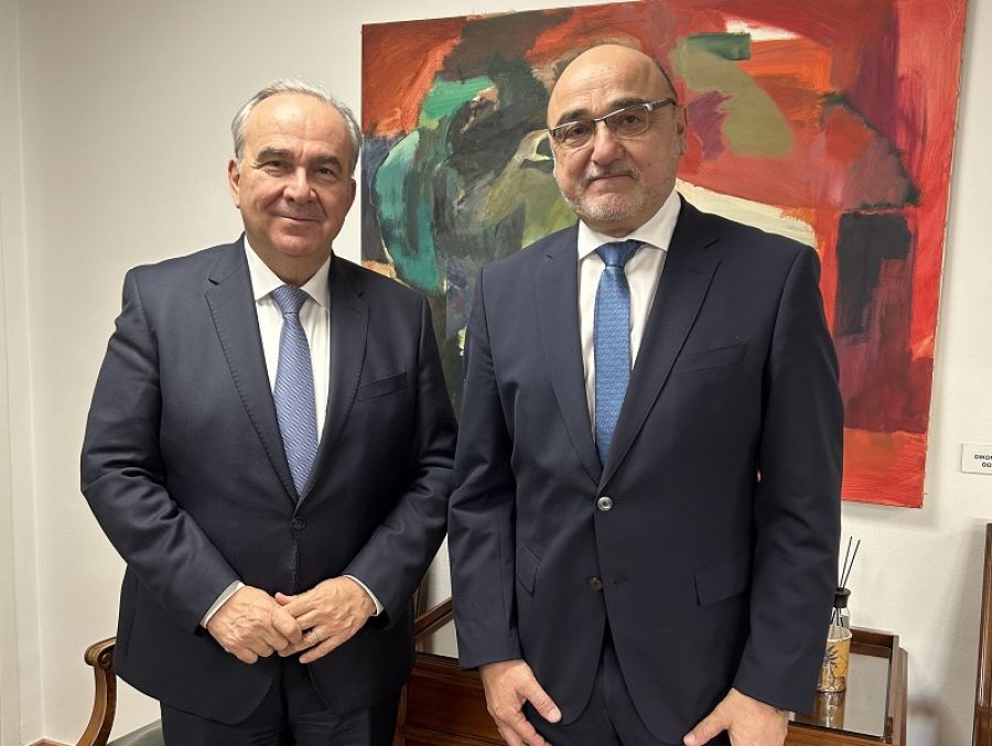 Συνάντηση του Βουλευτή Αρ. Σπάνια με τον Αναπληρωτή Υπουργό Εθνικής Οικονομίας και Οικονομικών Νίκο Παπαθανάση