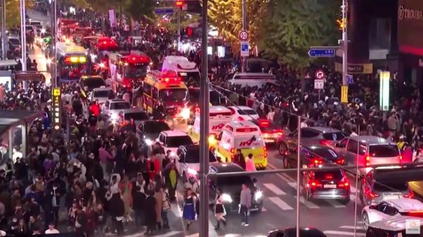 Ν. Κορέα: Τουλάχιστον 146 νεκροί από ποδοπατήματα σε εορταστική εκδήλωση για το Χάλογουιν (+Βίντεο)