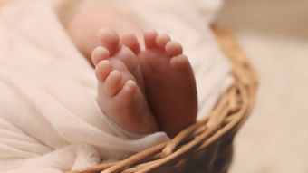 Λάρισα: Το μωρό ήταν ...βιαστικό και γεννήθηκε στο αυτοκίνητο!