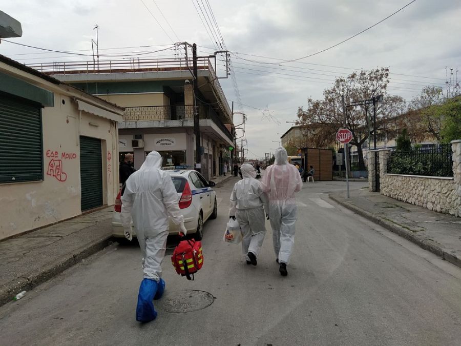 Λάρισα: Ξεκίνησε νέα ιχνηλάτηση στη Ν. Σμύρνη μετά από νέο κρούσμα σε 18χρονη