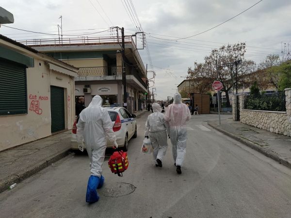 Λάρισα: Ξεκίνησε νέα ιχνηλάτηση στη Ν. Σμύρνη μετά από νέο κρούσμα σε 18χρονη