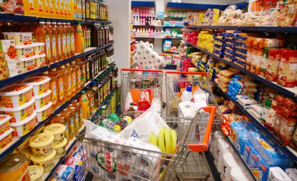 Κορονοϊός: Έλεγχος εισόδου στα σούπερ μάρκετ από τη Δευτέρα (16/3) για την αποφυγή του συνωστισμού