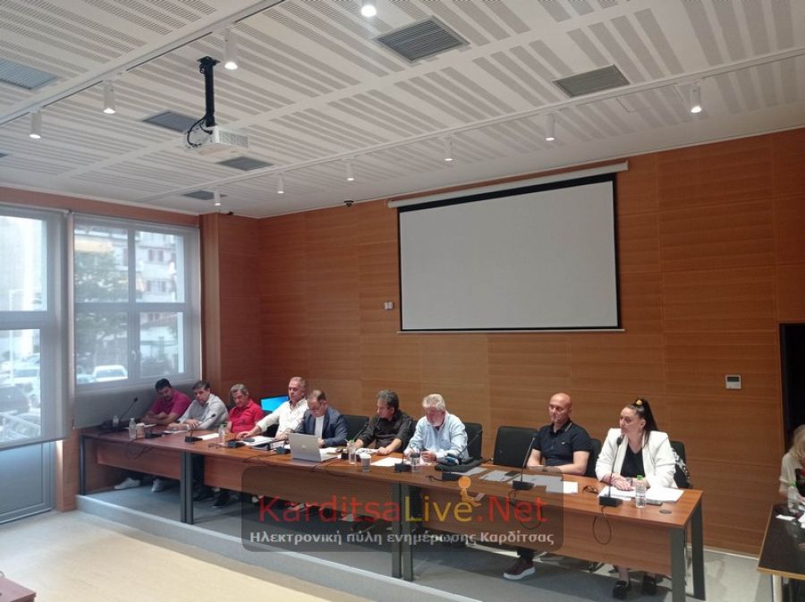 Β. Τσιάκος στο Δ.Σ.: Εκτός των «130 σημείων» οι ορεινοί οδικοί άξονες του Δ. Καρδίτσας - Άγνοια για το που θα εκτελεστούν τα έργα