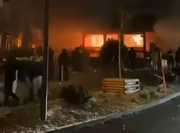 Ελβετία: Σε εξέλιξη η ταυτοποίηση θυμάτων και τραυματιών μετά την πυρκαγιά σε μπαρ στο Κραν Μοντανά