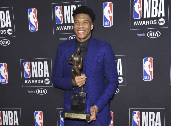 Κορυφαίος παίκτης στο NBA αναδείχθηκε ο Γιάννης Αντετοκούνμπο!