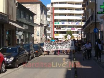 Δεν διεξήχθη η δίκη των τεσσάρων για τα επεισόδια έξω από το δημαρχείο Καρδίτσας (+Φώτο +Βίντεο)