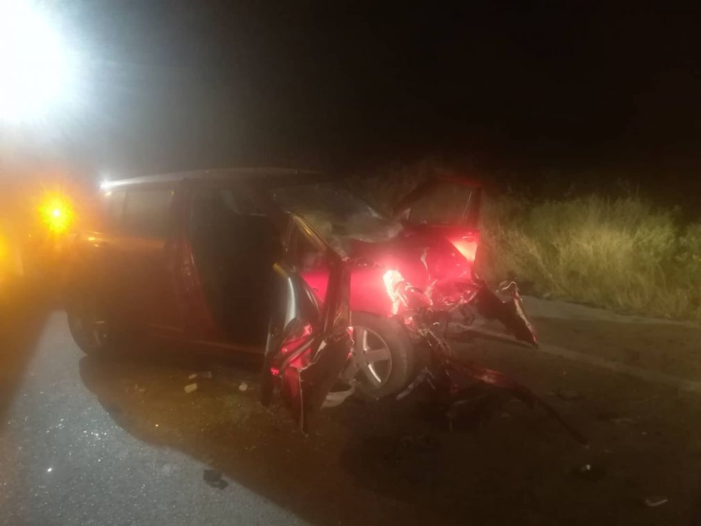 Σύγκρουση τριών αυτοκινήτων με τέσσερις τραυματίες έξω από τη Λάρισα (+Φώτο)