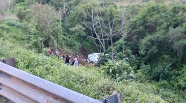 Μεξικό: Τουλάχιστον 17 νεκροί και 22 τραυματίες από την πτώση λεωφορείου σε χαράδρα