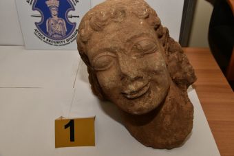 Αρχαία κεφαλή Kούρου μοναδικής αρχαιολογικής αξίας εντοπίστηκε από την Ασφάλεια Αττικής