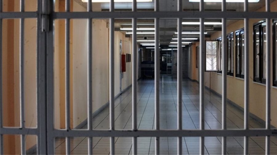 Κρατούμενος των φυλακών Λάρισας έλαβε άδεια και δεν επέστρεψε