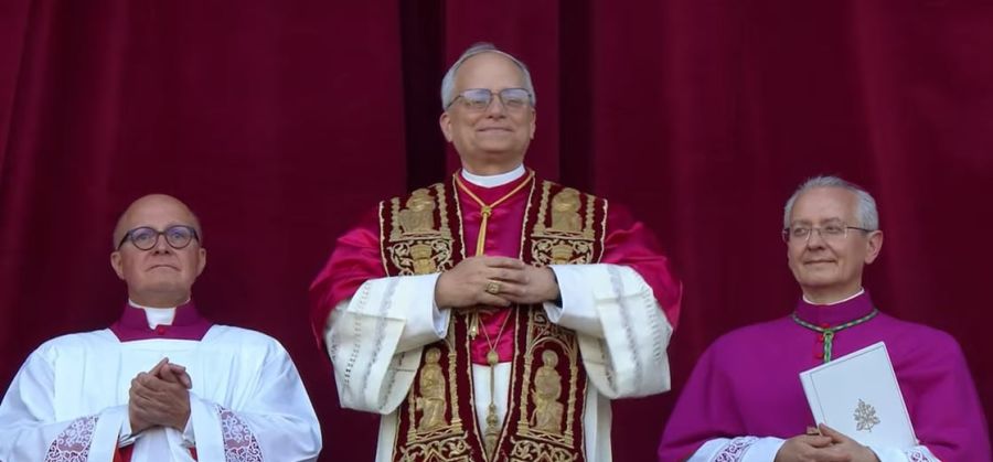 Βατικανό: Κλίμα συγκίνησης και ενθουσιασμού - Νέος πάπας εξελέγη ο Αμερικανός καρδινάλιος Ρόμπερτ Φράνσις Πρέβοστ