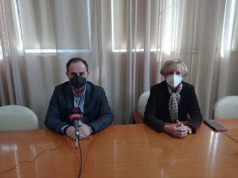 Μπάρες και πιστή τήρηση του ωραρίου φορτοεκφόρτωσης στους πεζοδρόμους της Καρδίτσας