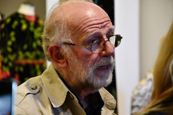 Απεβίωσε στα 82 ο σχεδιαστής Γιάννης Τσεκλένης!