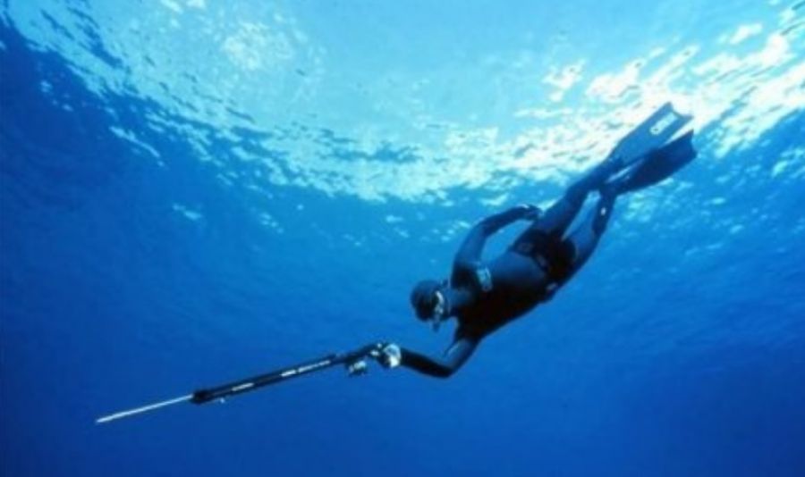 Αγνοείται ψαροντουφεκάς στην Εύβοια
