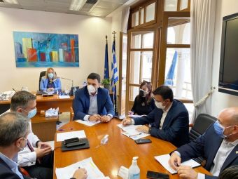 Σύσκεψη για την πανδημία παρουσία Κικίλια στη Θεσσαλονίκη - Δύσκολη η κατάσταση στα νοσοκομεία