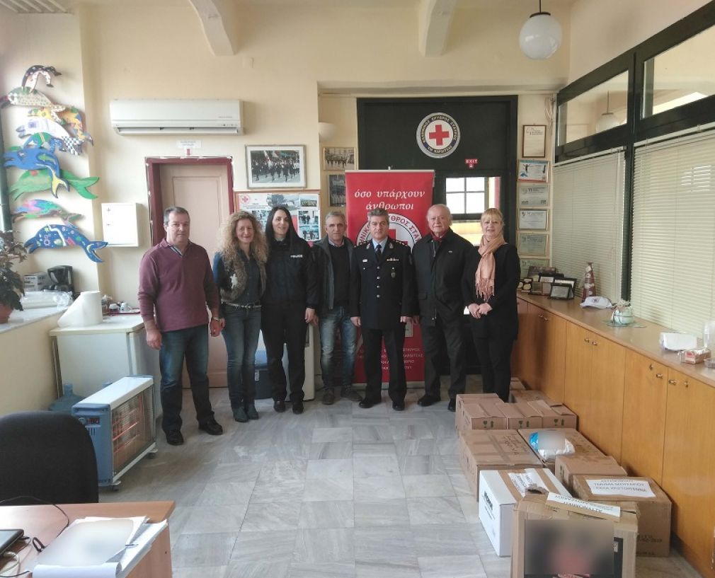 Οι Αστυνομικές Υπηρεσίες της Θεσσαλίας προσέφεραν τρόφιμα, ρούχα και άλλα είδη σε κοινωφελή ιδρύματα και φορείς