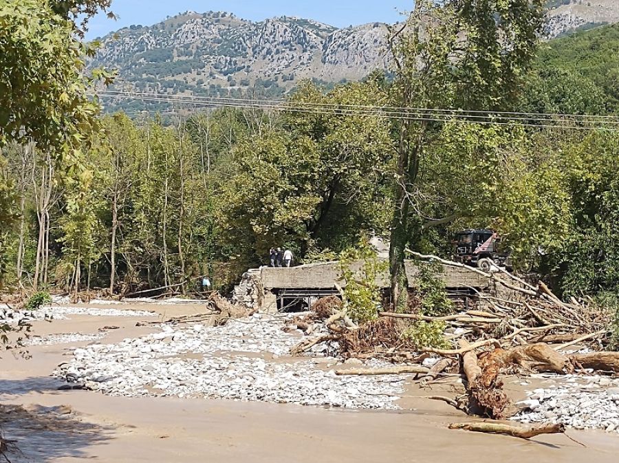 Συνεννόηση Περιφέρειας - ΤΕΡΝΑ για τη γέφυρα "Αργύρη" - Ενημερώθηκε ο στρατός για το πρόβλημα στη γέφυρα "Καραϊσκάκη"