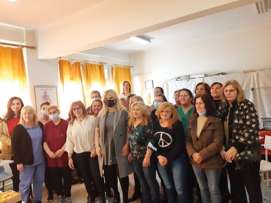 Έκοψαν την πίτα τους οι καθαρίστριες του Νοσοκομείου