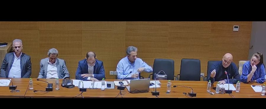 Χριστουγεννιάτικο θεματικό πάρκο στο Παυσίλυπο και εορταστικές εκδηλώσεις συζητήθηκαν στο Δημοτικό Συμβούλιο