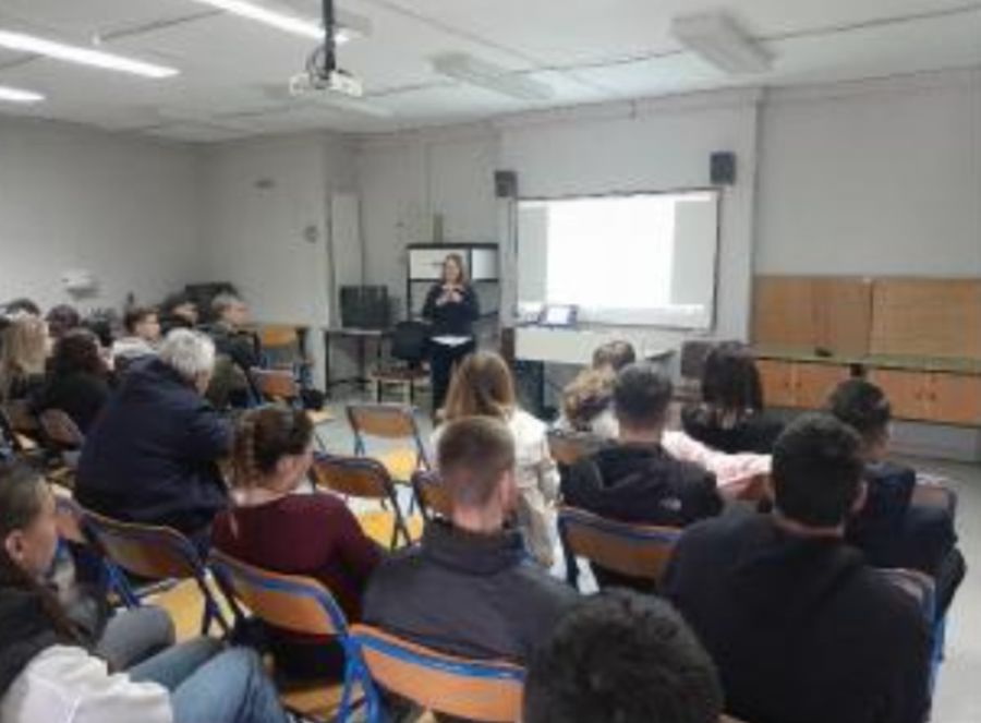Ενημερωτική Εκδήλωση για το AIDS στο 5ο ΓΕΛ Καρδίτσας