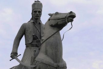 Προγραμματίζεται η συντήρηση του αγάλματος του Γ. Καραϊσκάκη στο Μαυρομμάτι