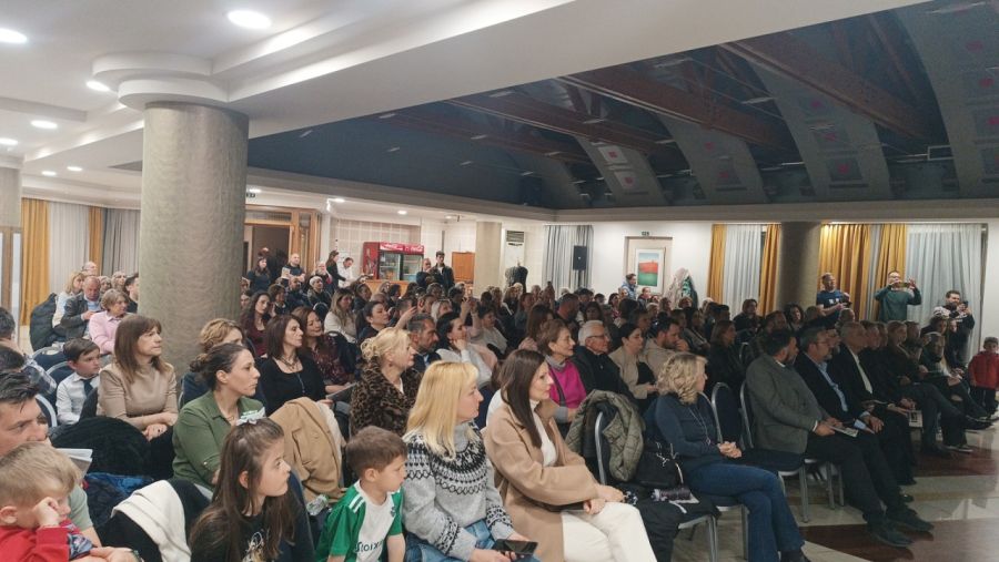 Άνοιξε η αυλαία της 18ης Διεθνούς Συνάντησης Σχολικών Χορωδιών Καρδίτσας (+Φωτο)