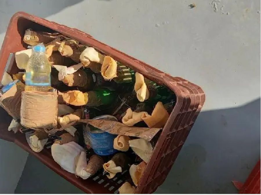 Εντοπίστηκαν 53 βόμβες μολότοφ και 4 εκρηκτικοί εμπρηστικοί μηχανισμοί στον Ασπρόπυργο