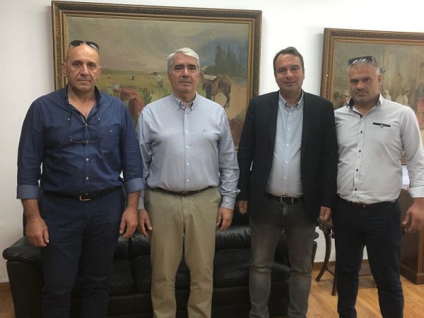 Συνάντηση της Ένωσης Εκτροφέων Ελληνικής Βραχυκερατικής Φυλής Βοοειδών με τον υφυπουργό Α.Α.Τ. Σιμ. Κεδίκογλου