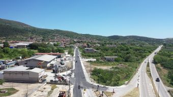 Στην κυκλοφορία παραδόθηκε η νέα σύγχρονη είσοδος της Αγιάς