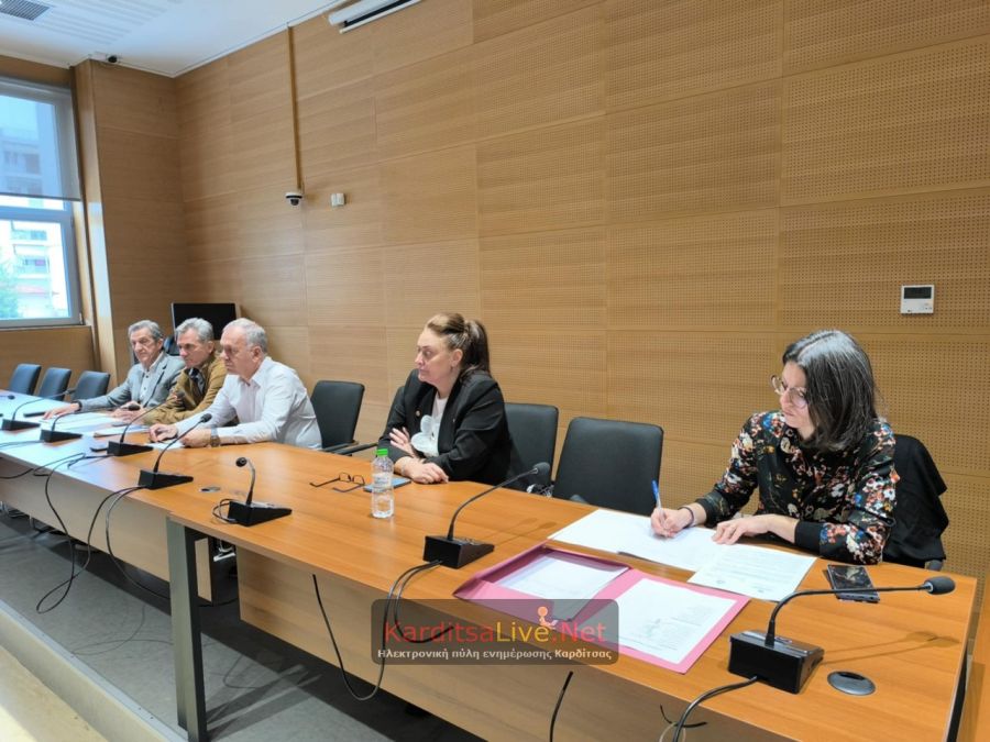 Δημοτική Επιτροπή: Κατά πλειοψηφία η δημιουργία Χριστουγεννιάτικου Πάρκου στο Παυσίλυπο