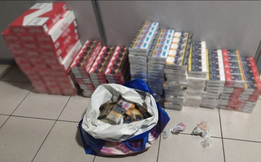 Λάρισα: 4 άνδρες συνελήφθησαν για κατοχή ναρκωτικών και λαθραίων τσιγάρων