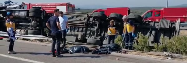 Πολυνεκρο τροχαίο στην Τουρκία μετά από σύγκρουση τουριστικού λεωφορείου με φορτηγό
