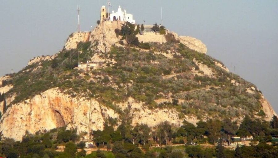Λυκαβηττός: Πτώμα γυναίκας σε προχωρημένη σήψη εντοπίστηκε κοντά στους Αγίους Ισιδώρους