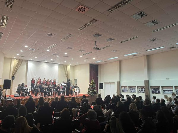 Με μεγάλη επιτυχία και πλήθος κόσμου η Χριστουγεννιάτικη Συναυλία του Δημοτικού Ωδείου Μουζακίου στο “ανανεωμένο” Κινηματοθέατρο Μουζακίου