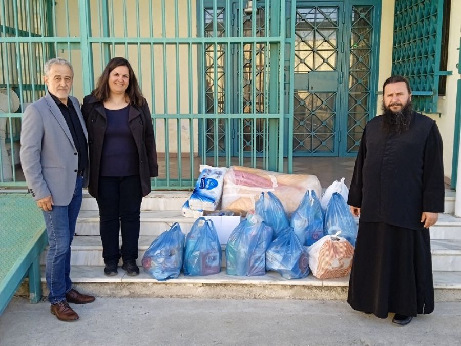 Γυμνάσιο - Λ.Τ. Μαγούλας: Προσφορά αγάπης