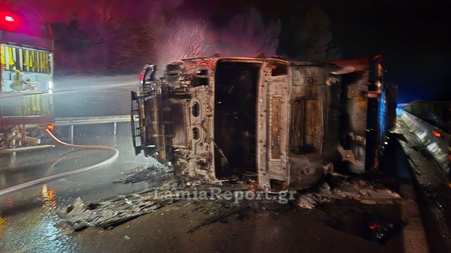 Τούμπαρε νταλίκα στην εθνική οδό - Νεκρός ο οδηγός - Έκλεισε για ώρες το ρεύμα προς Λαμία