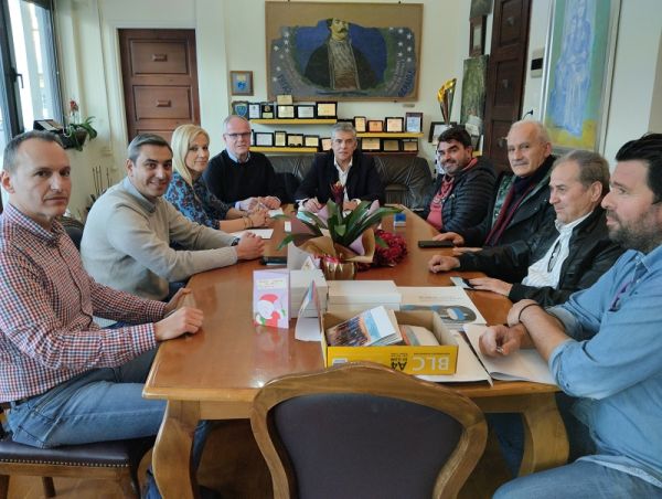 Υπεγράφη η σύμβαση για την κατασκευή δύο κυκλικών κόμβων στον Αλμυρό